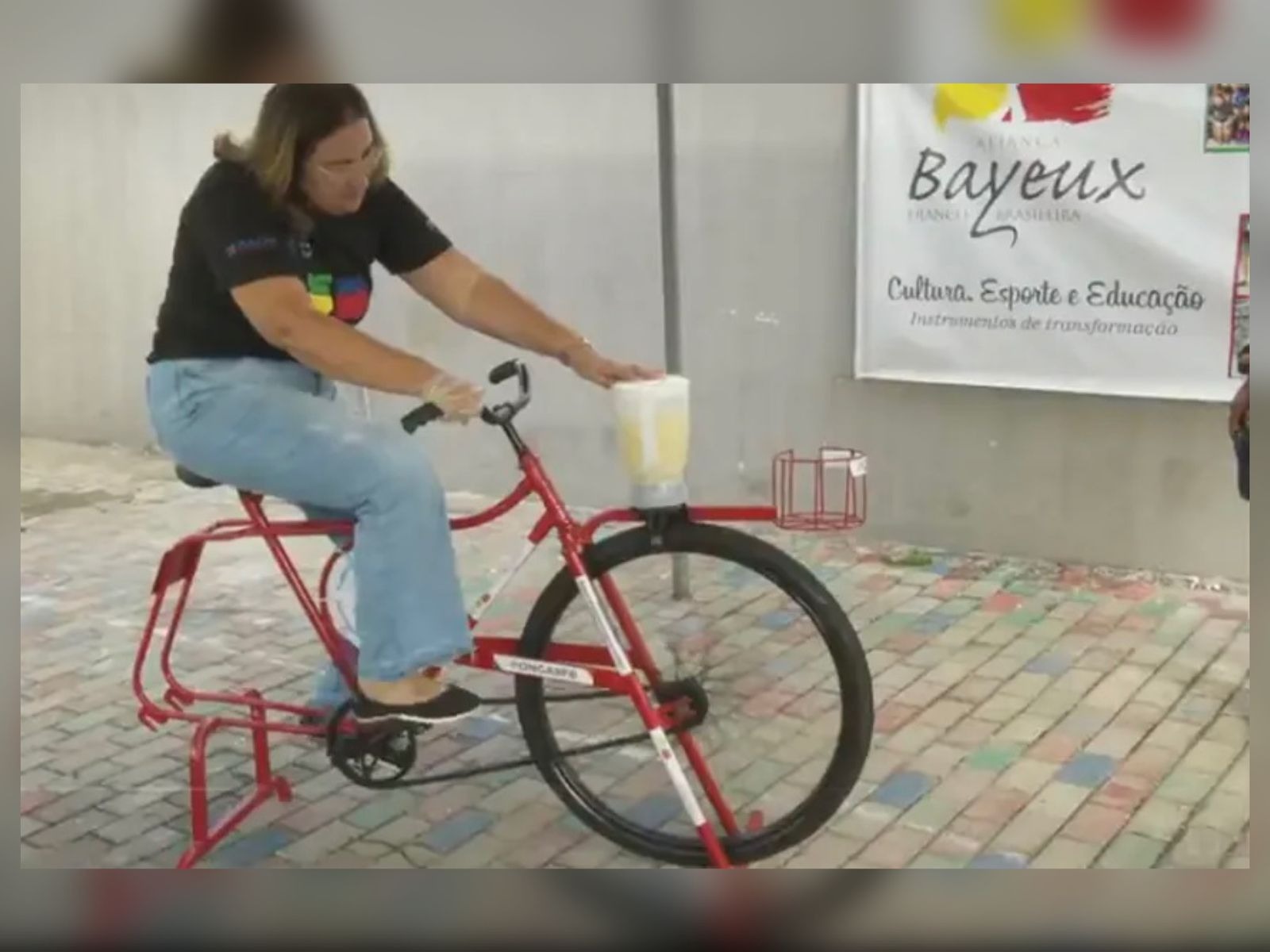 ONG DA PARAÍBA CRIA BICICLETA QUE PRODUZ SUCO A PARTIR DE PEDALADAS 